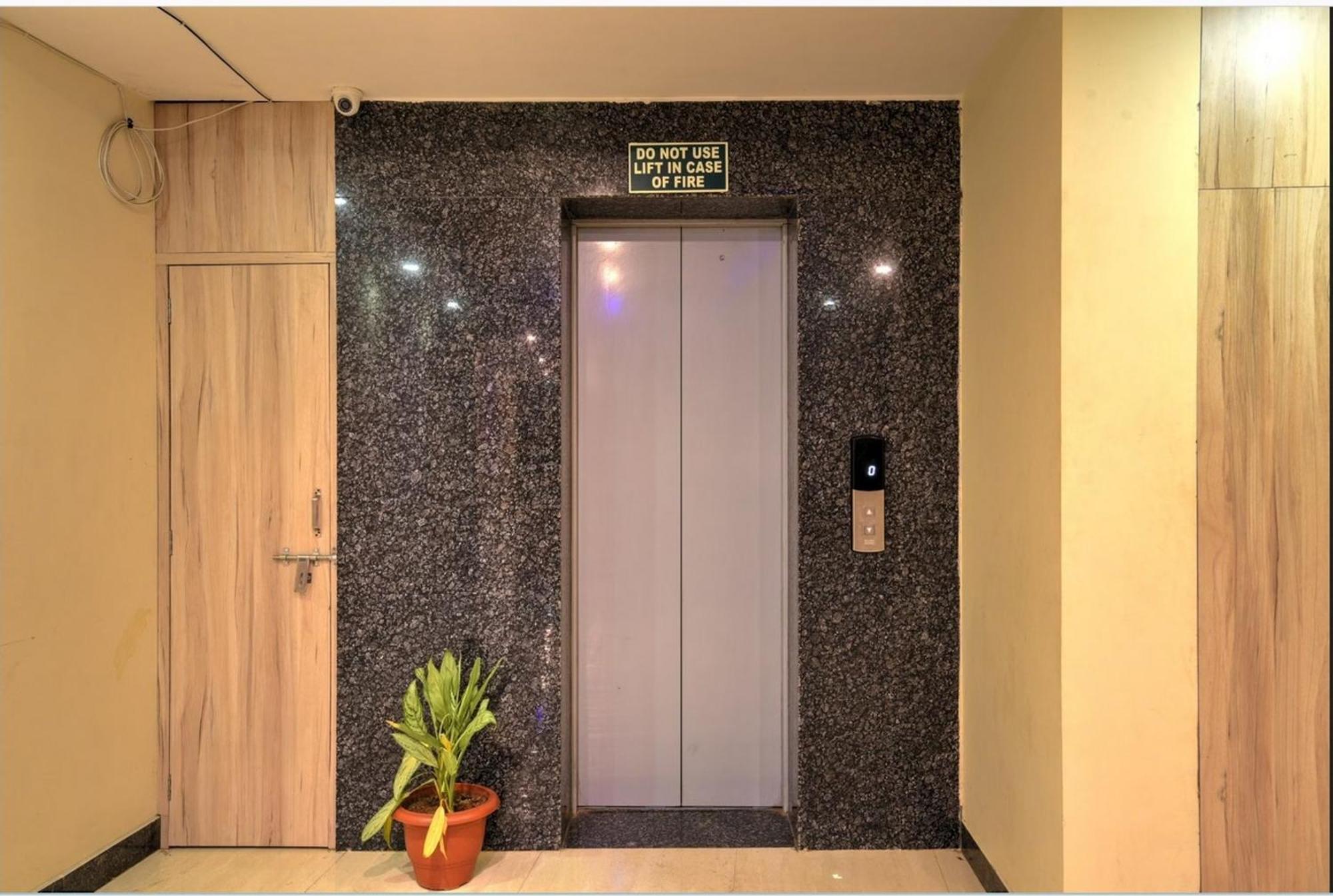 Airport Hotel Mahal Нью-Делі Екстер'єр фото