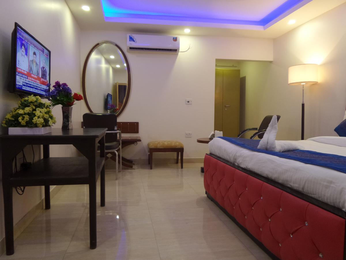 Airport Hotel Mahal Нью-Делі Екстер'єр фото