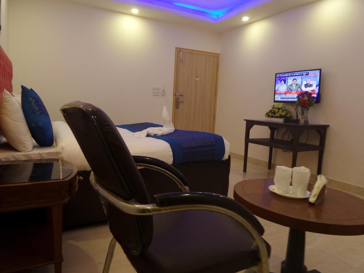 Airport Hotel Mahal Нью-Делі Екстер'єр фото
